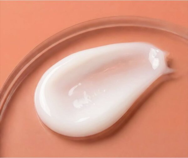 Swatch of Pharmacian PDRN12000 cream texture Swatch of Pharmacian PDRN12000 cream texture